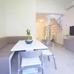 Appartement Duplex For 10 Persons, First Row By The Sea, House Ana *