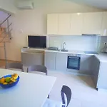 Duplex For 10 Persons, First Row By The Sea, House Ana Appartement Duće