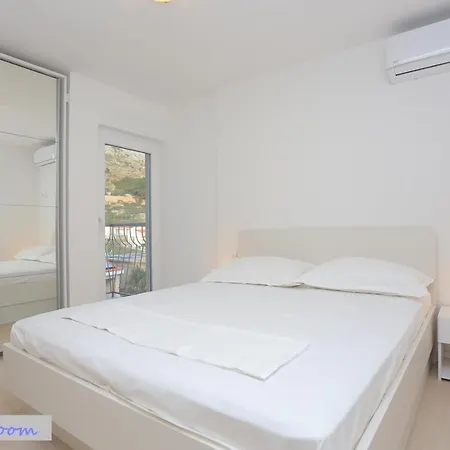 아파트 Duplex For 10 Persons, First Row By The Sea, House Ana Duće