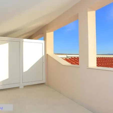 Duplex For 10 Persons, First Row By The Sea, House Ana 아파트 Duće
