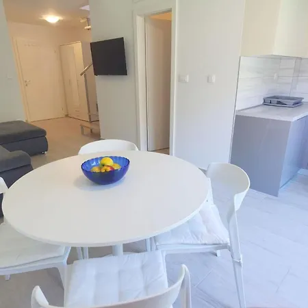 아파트 Duplex For 10 Persons, First Row By The Sea, House Ana