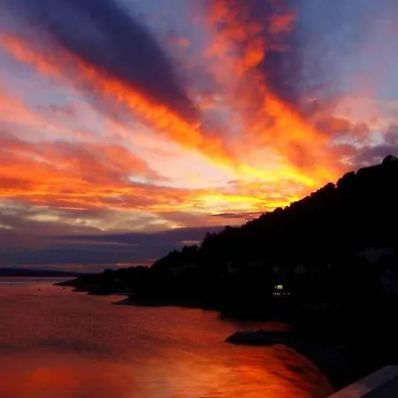 Duplex For 10 Persons, First Row By The Sea, House Ana 아파트 *