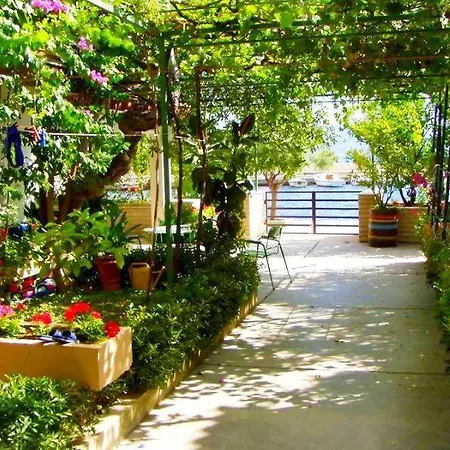 아파트 Duplex For 10 Persons, First Row By The Sea, House Ana *