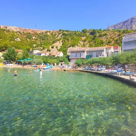 Appartement Duplex For 10 Persons, First Row By The Sea, House Ana