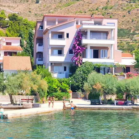 Duplex For 10 Persons, First Row By The Sea, House Ana شقة Duće